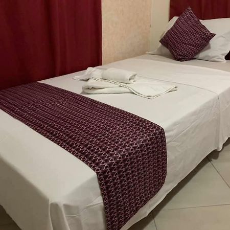 Vlv International Guest House Кололи Екстериор снимка