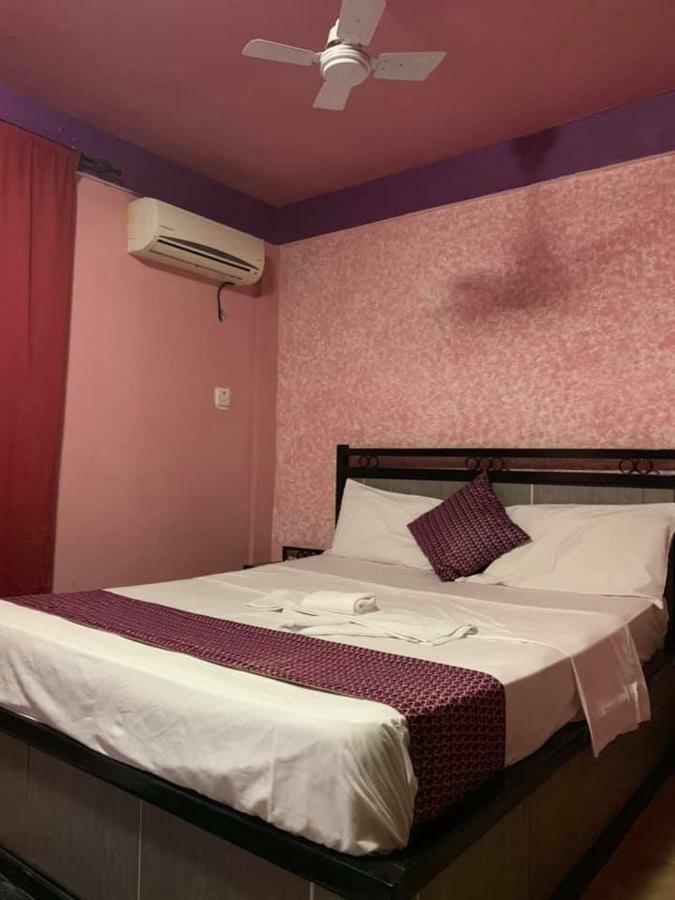 Vlv International Guest House Кололи Екстериор снимка