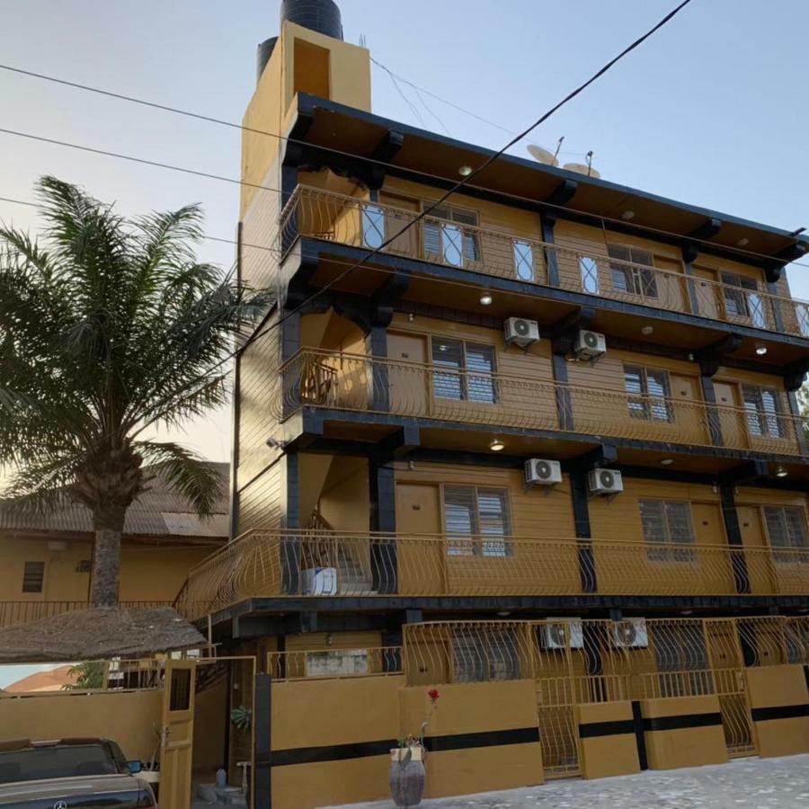 Vlv International Guest House Кололи Екстериор снимка