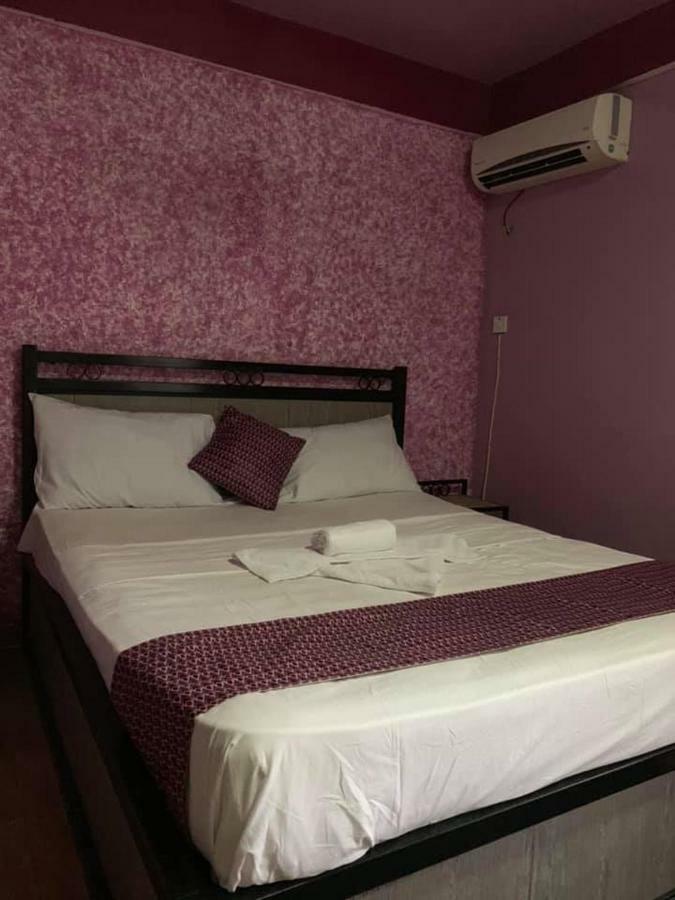 Vlv International Guest House Кололи Екстериор снимка