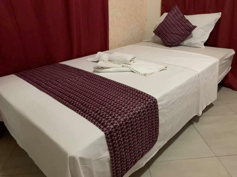 Vlv International Guest House Кололи Екстериор снимка