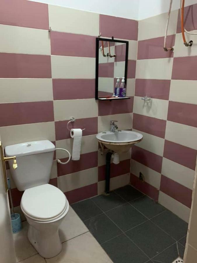 Vlv International Guest House Кололи Екстериор снимка