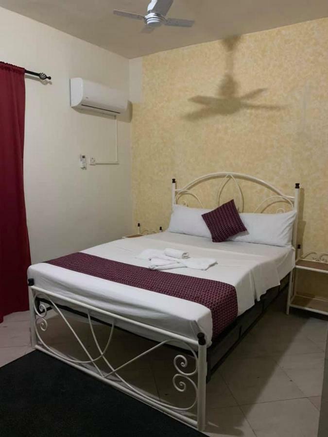 Vlv International Guest House Кололи Екстериор снимка