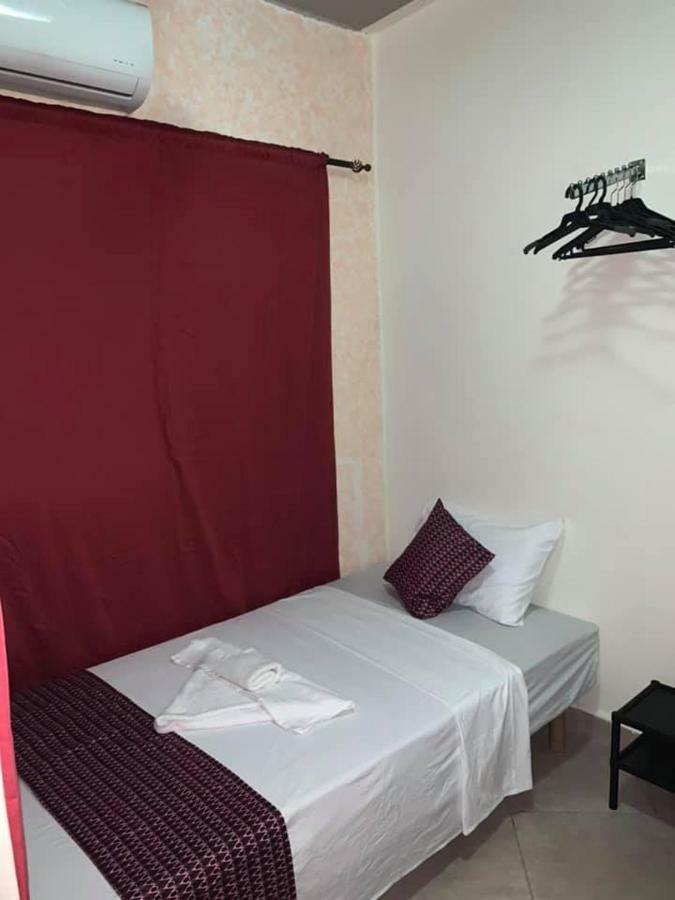 Vlv International Guest House Кололи Екстериор снимка