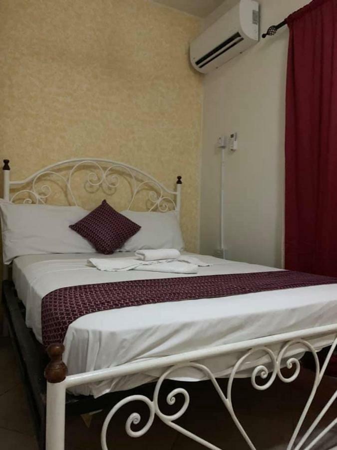Vlv International Guest House Кололи Екстериор снимка